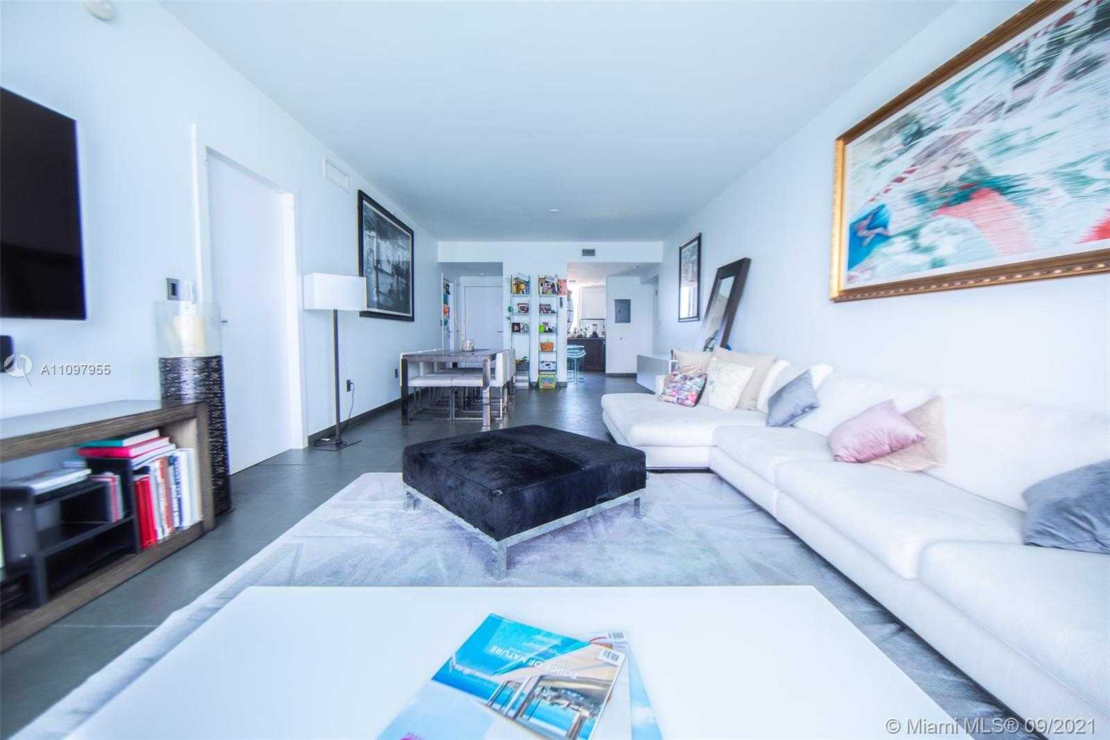 Small Image of 520 West Ave, Miami Beach, FL 33139, USA Number 10