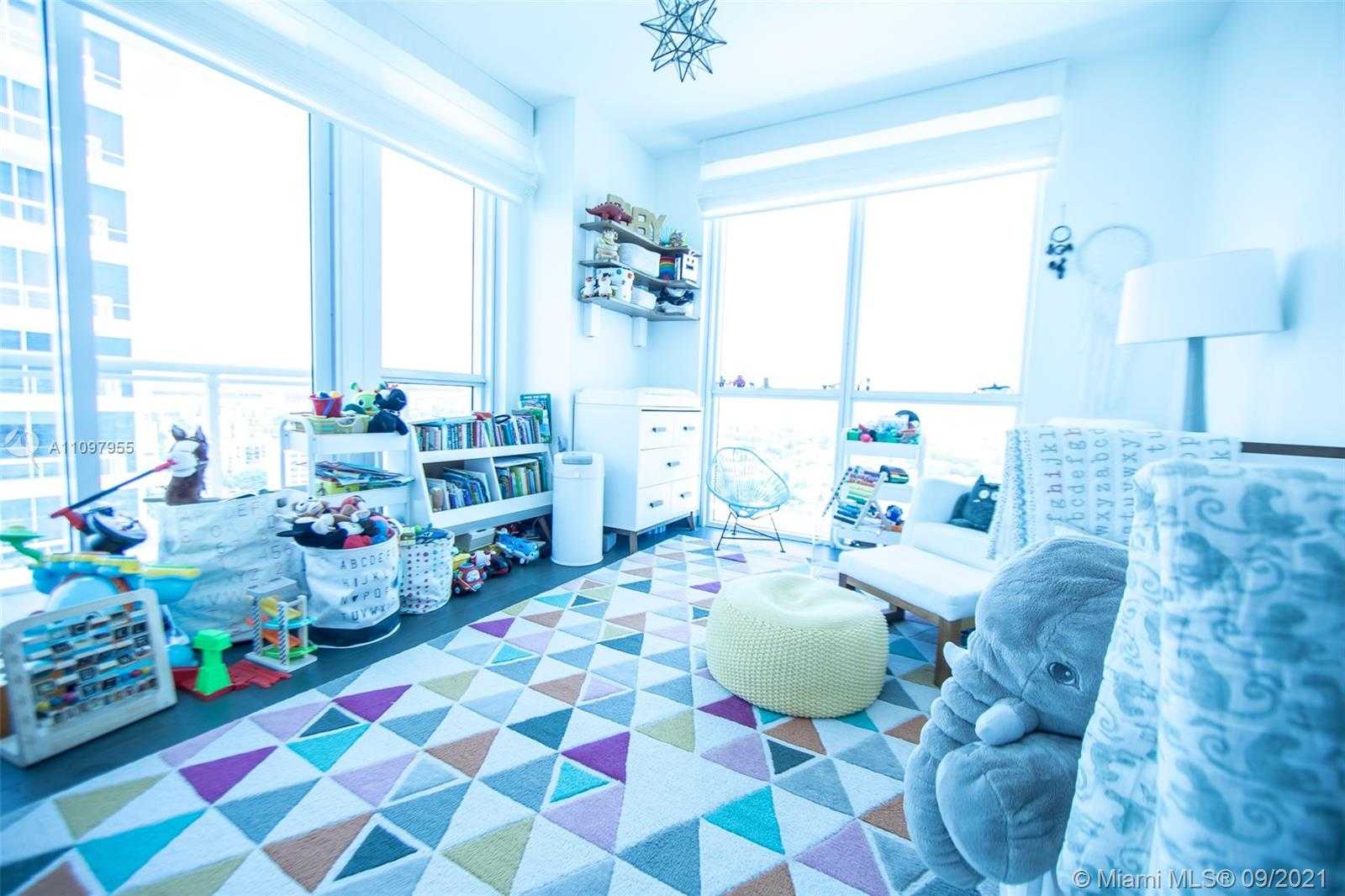 Small Image of 520 West Ave, Miami Beach, FL 33139, USA Number 18