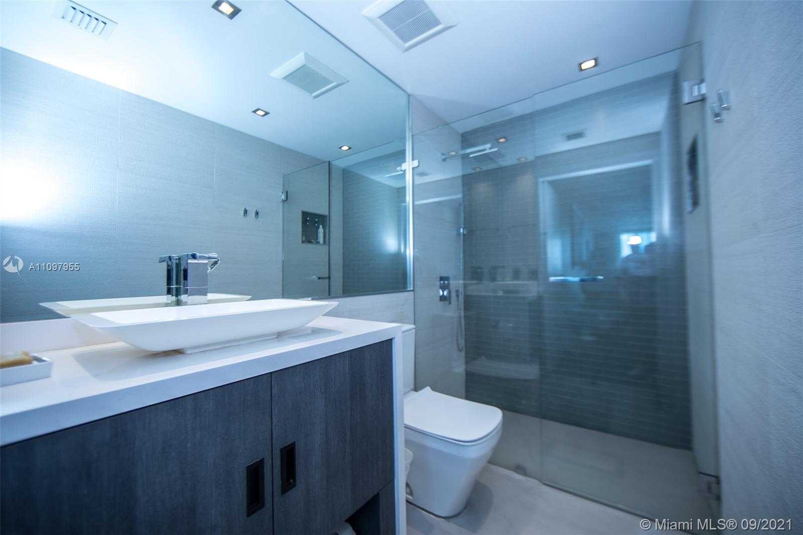 Small Image of 520 West Ave, Miami Beach, FL 33139, USA Number 20