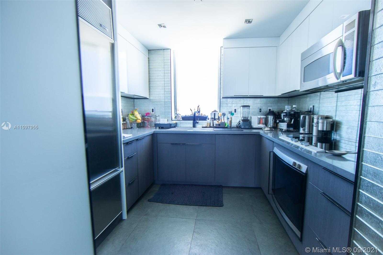Small Image of 520 West Ave, Miami Beach, FL 33139, USA Number 3