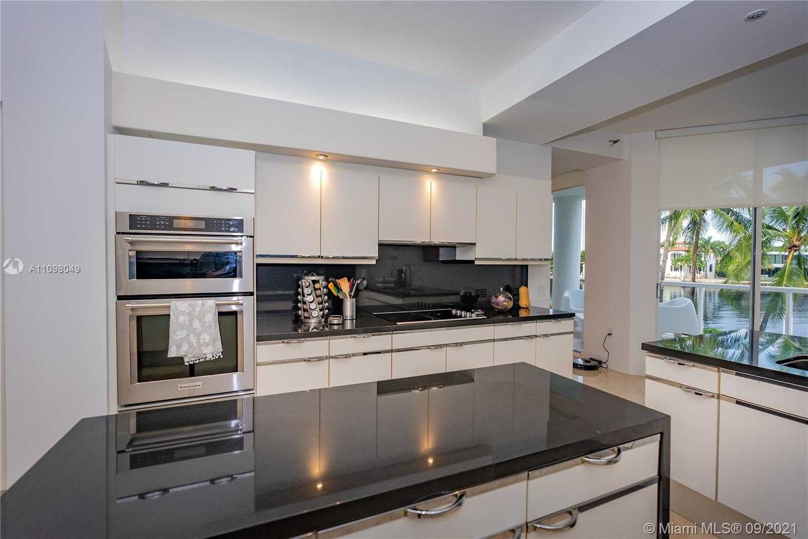 Small Image of 3801 NORTH EAST 207TH ST #TH8, Aventura Number 12