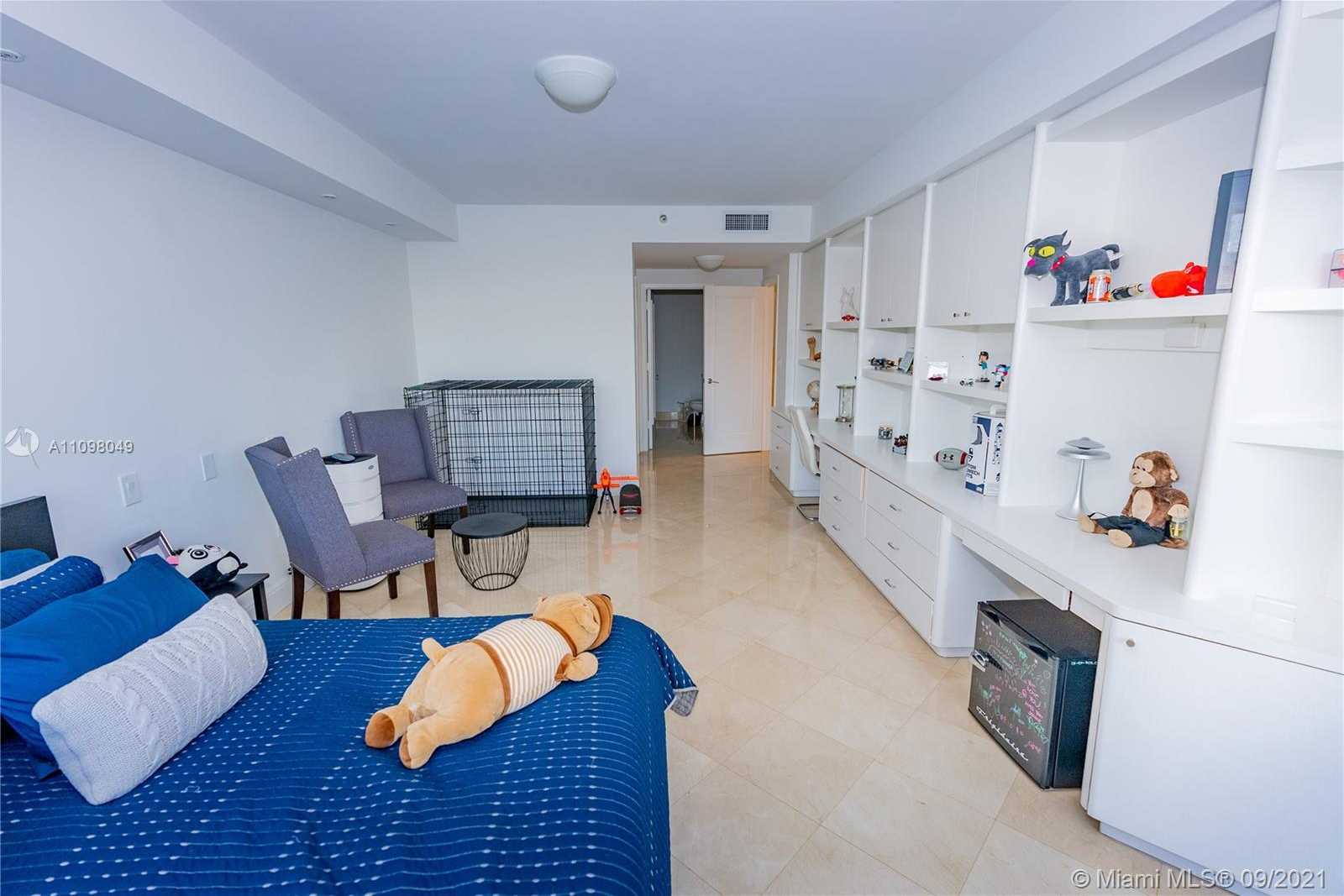 Small Image of 3801 NORTH EAST 207TH ST #TH8, Aventura Number 26