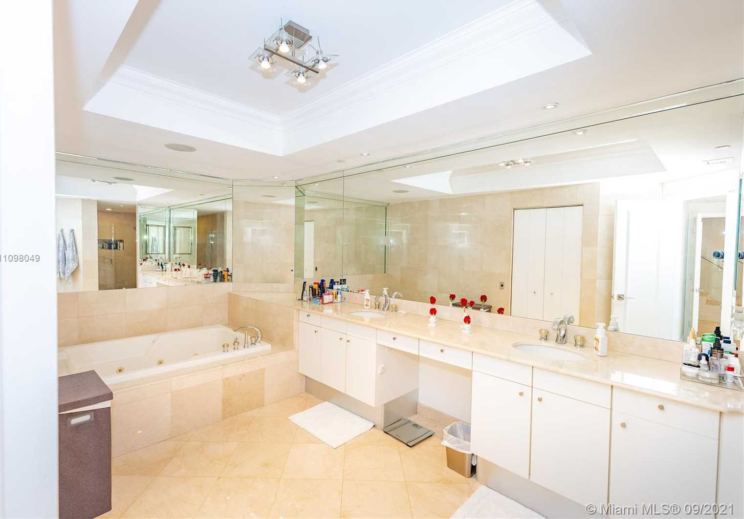Small Image of 3801 NORTH EAST 207TH ST #TH8, Aventura Number 28