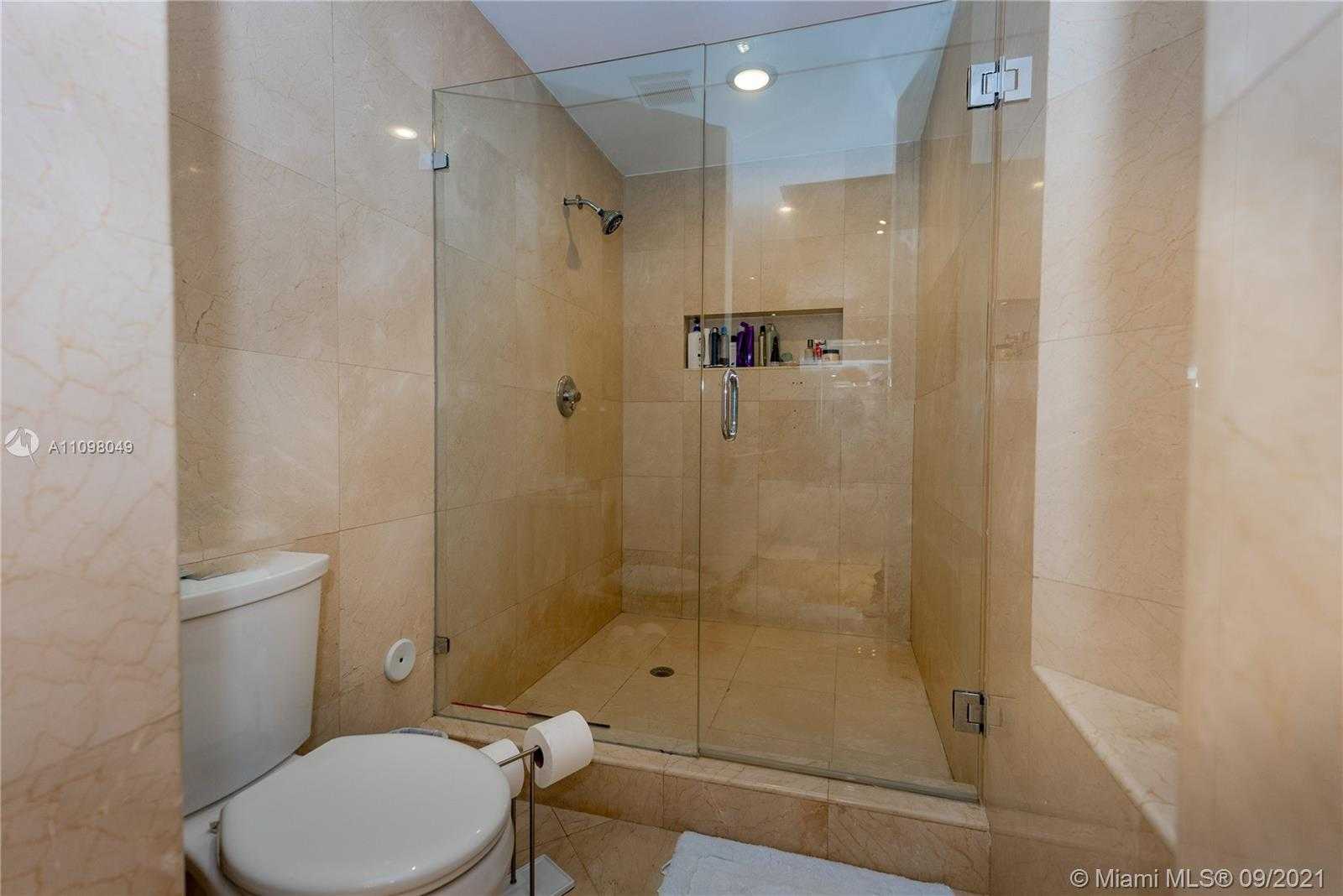 Small Image of 3801 NORTH EAST 207TH ST #TH8, Aventura Number 31