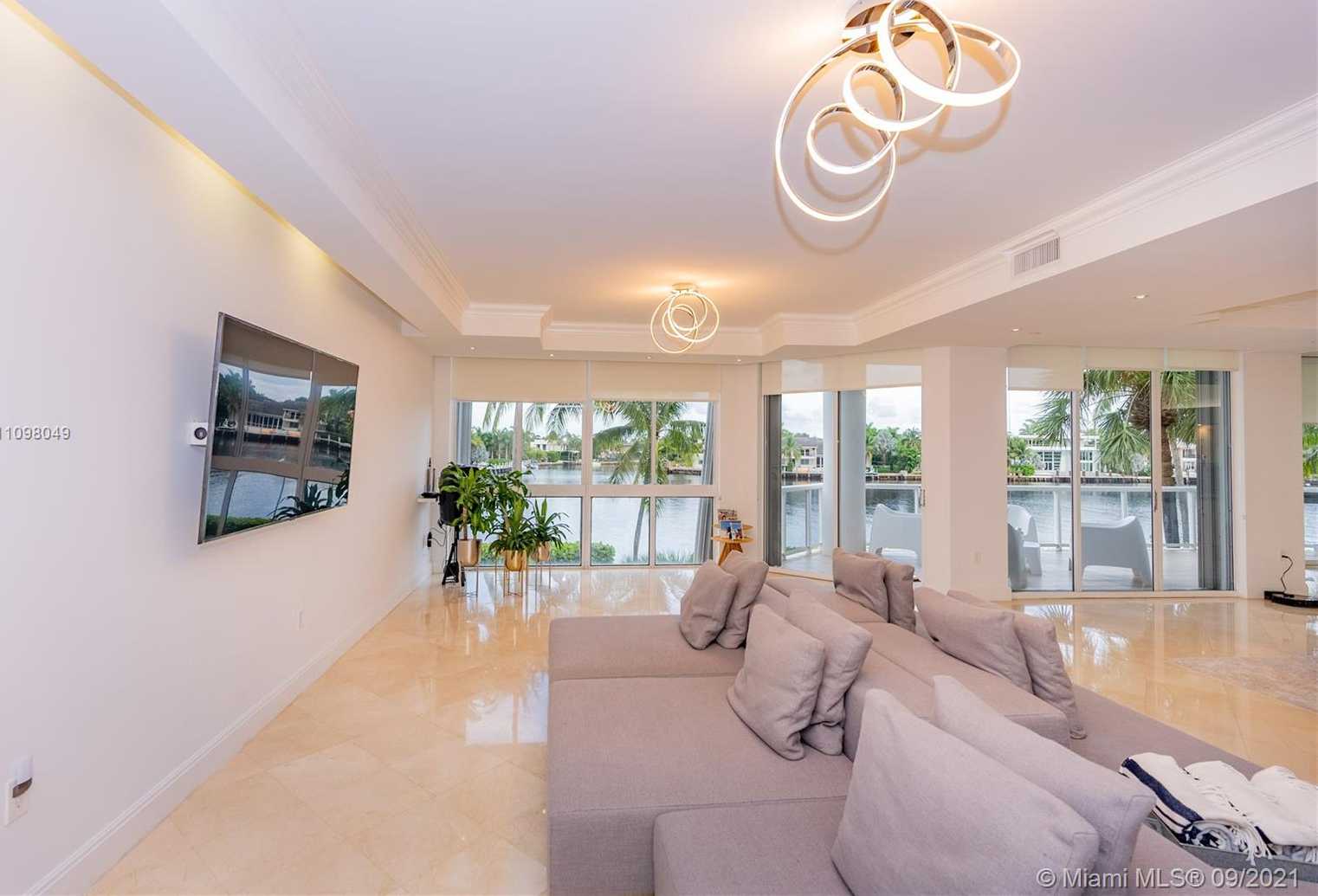 Small Image of 3801 NORTH EAST 207TH ST #TH8, Aventura Number 4
