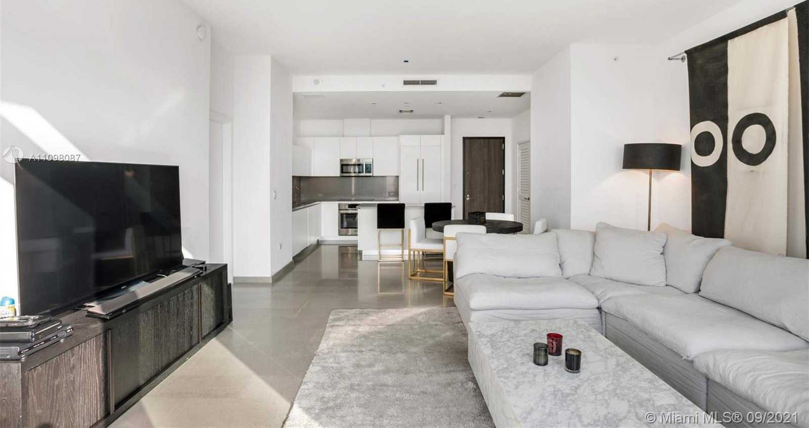 Small Image of 68 SOUTH EAST 6TH ST #4108, Miami Number 2