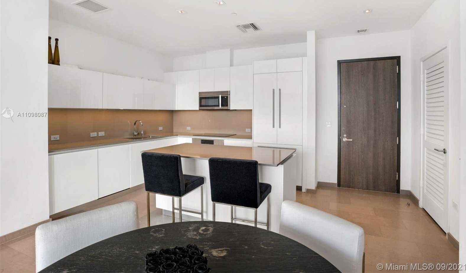 Small Image of 68 SOUTH EAST 6TH ST #4108, Miami Number 6