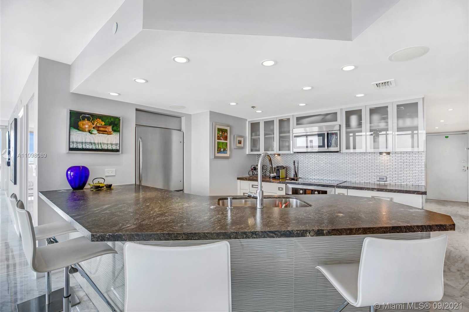 Small Image of 1717 NORTH BAYSHORE DR #D-3934, Miami Number 14