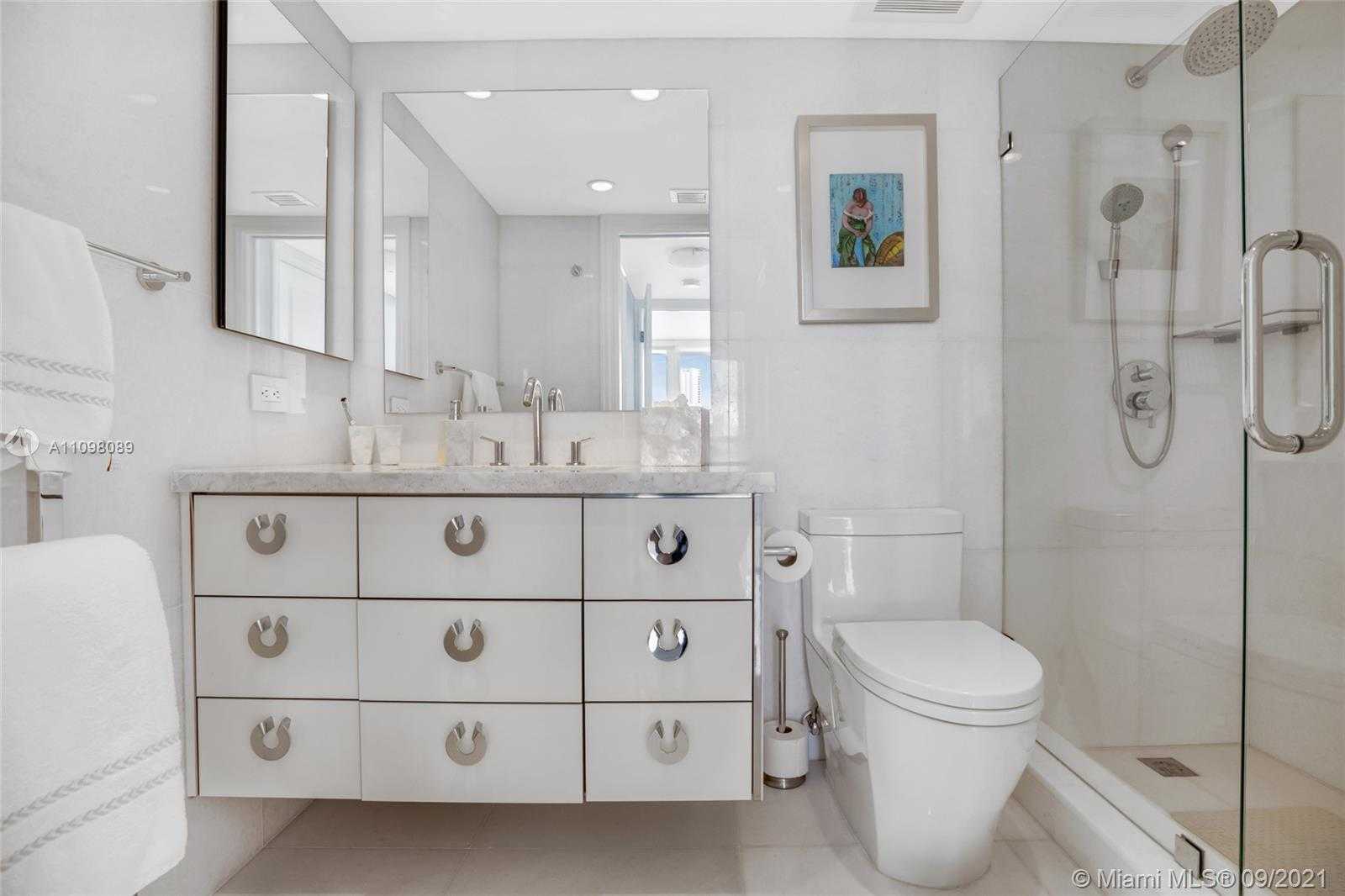 Small Image of 1717 NORTH BAYSHORE DR #D-3934, Miami Number 21