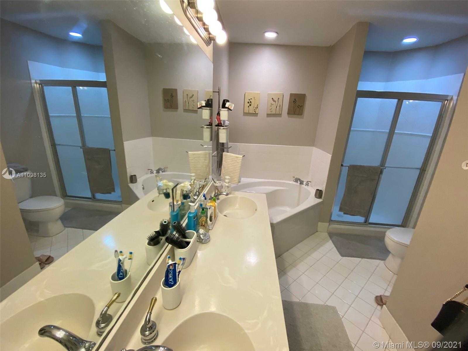Small Image of 5715 NORTH WEST 112TH PATH #5715, Doral Number 11