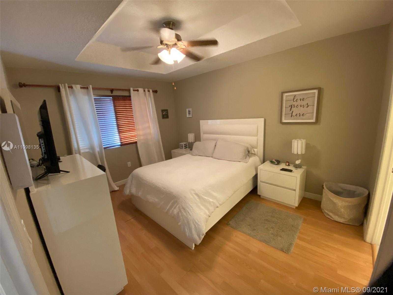 Small Image of 5715 NORTH WEST 112TH PATH #5715, Doral Number 12