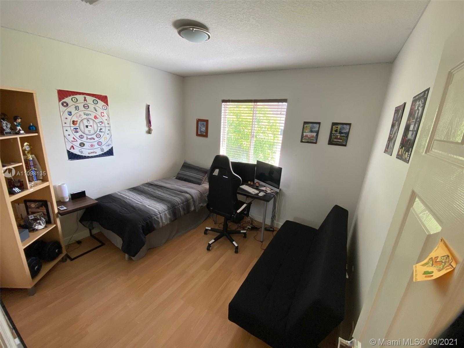 Small Image of 5715 NORTH WEST 112TH PATH #5715, Doral Number 14