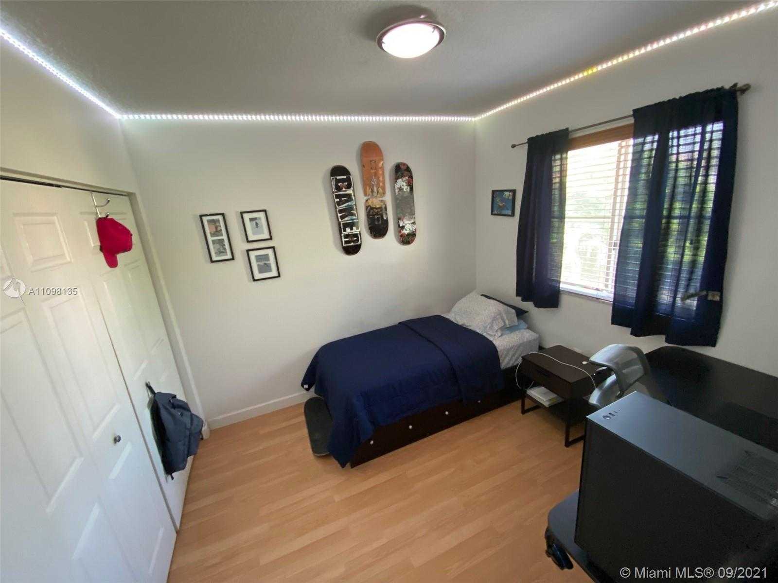 Small Image of 5715 NORTH WEST 112TH PATH #5715, Doral Number 15