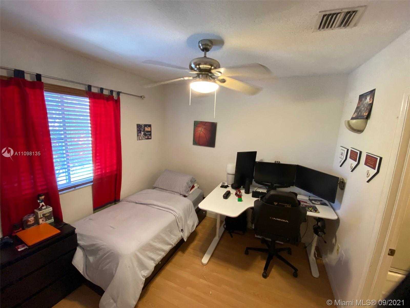 Small Image of 5715 NORTH WEST 112TH PATH #5715, Doral Number 16