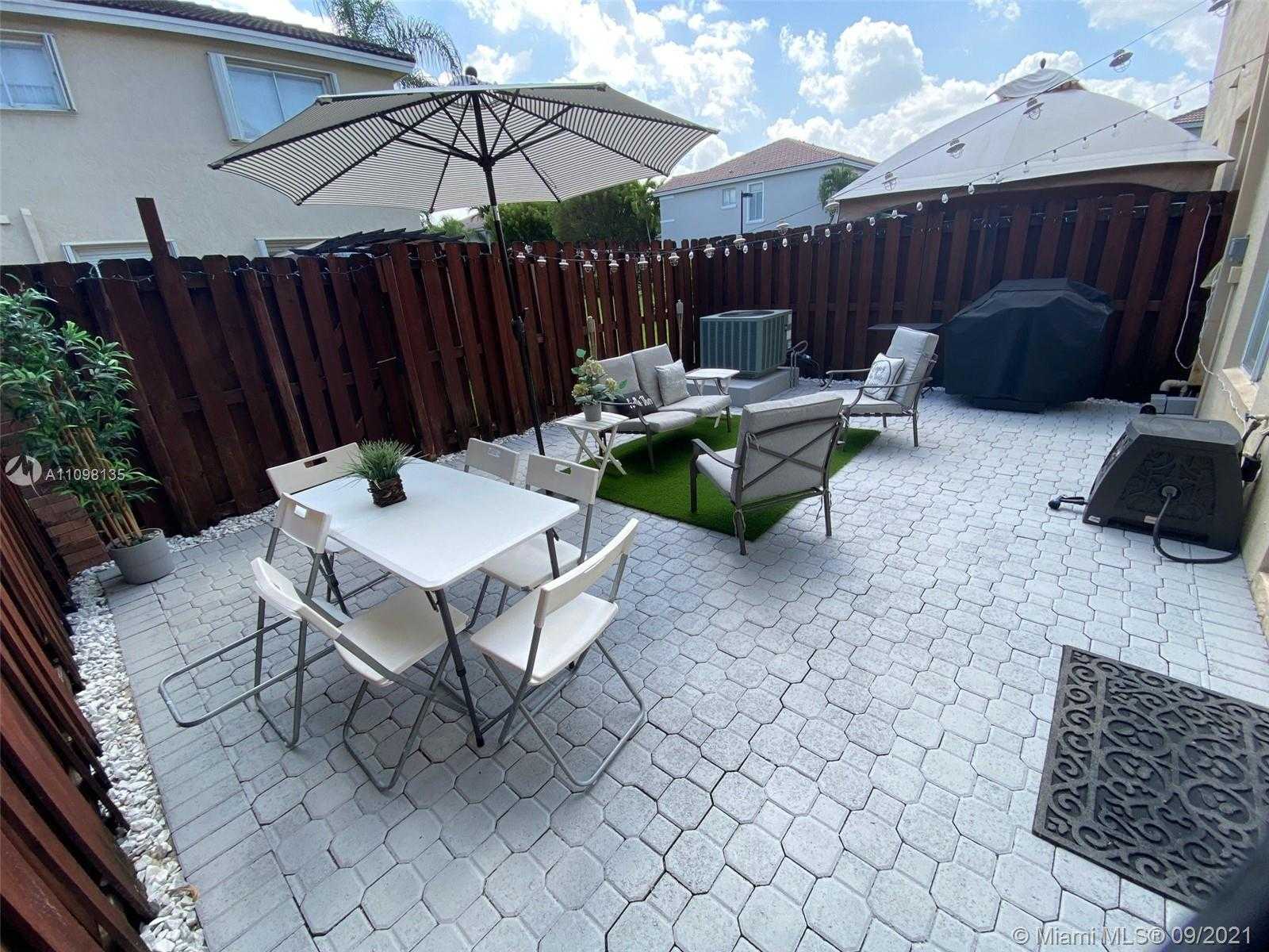 Small Image of 5715 NORTH WEST 112TH PATH #5715, Doral Number 3