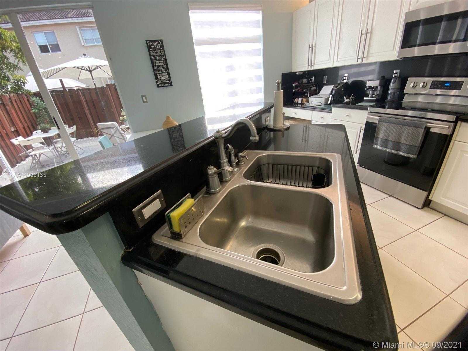 Small Image of 5715 NORTH WEST 112TH PATH #5715, Doral Number 6