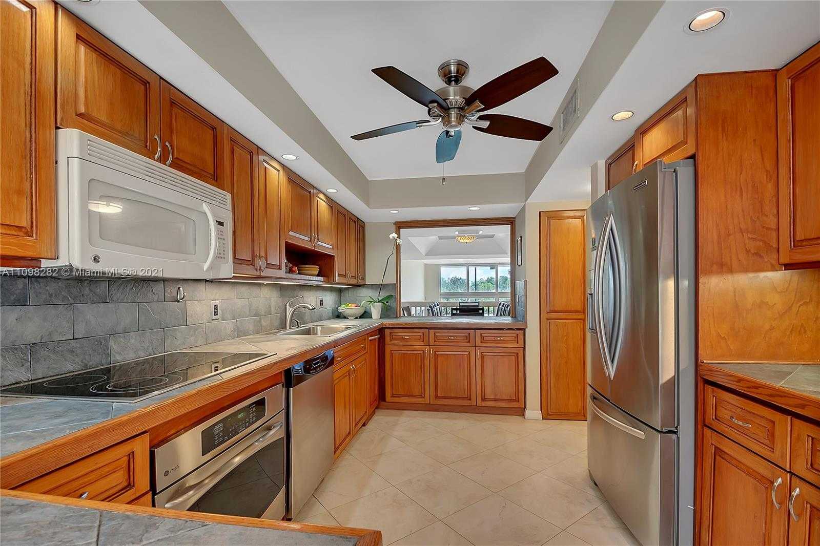 Small Image of 6022 PARADISE POINT DR, Palmetto Bay Number 11