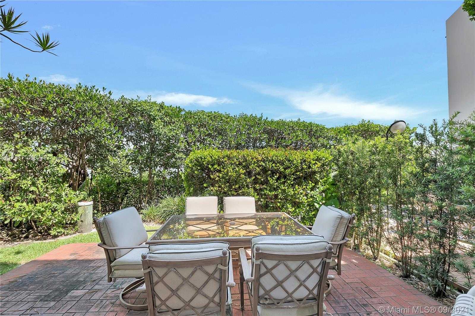 Small Image of 6022 PARADISE POINT DR, Palmetto Bay Number 13