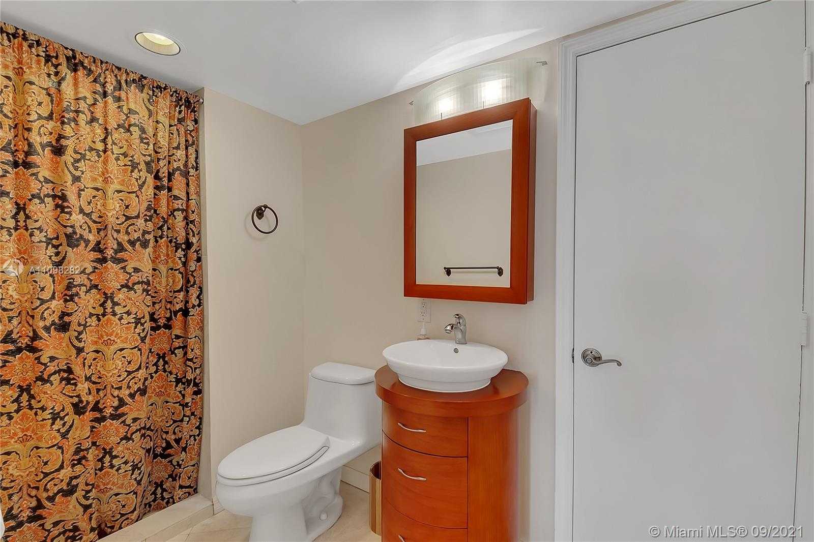 Small Image of 6022 PARADISE POINT DR, Palmetto Bay Number 14