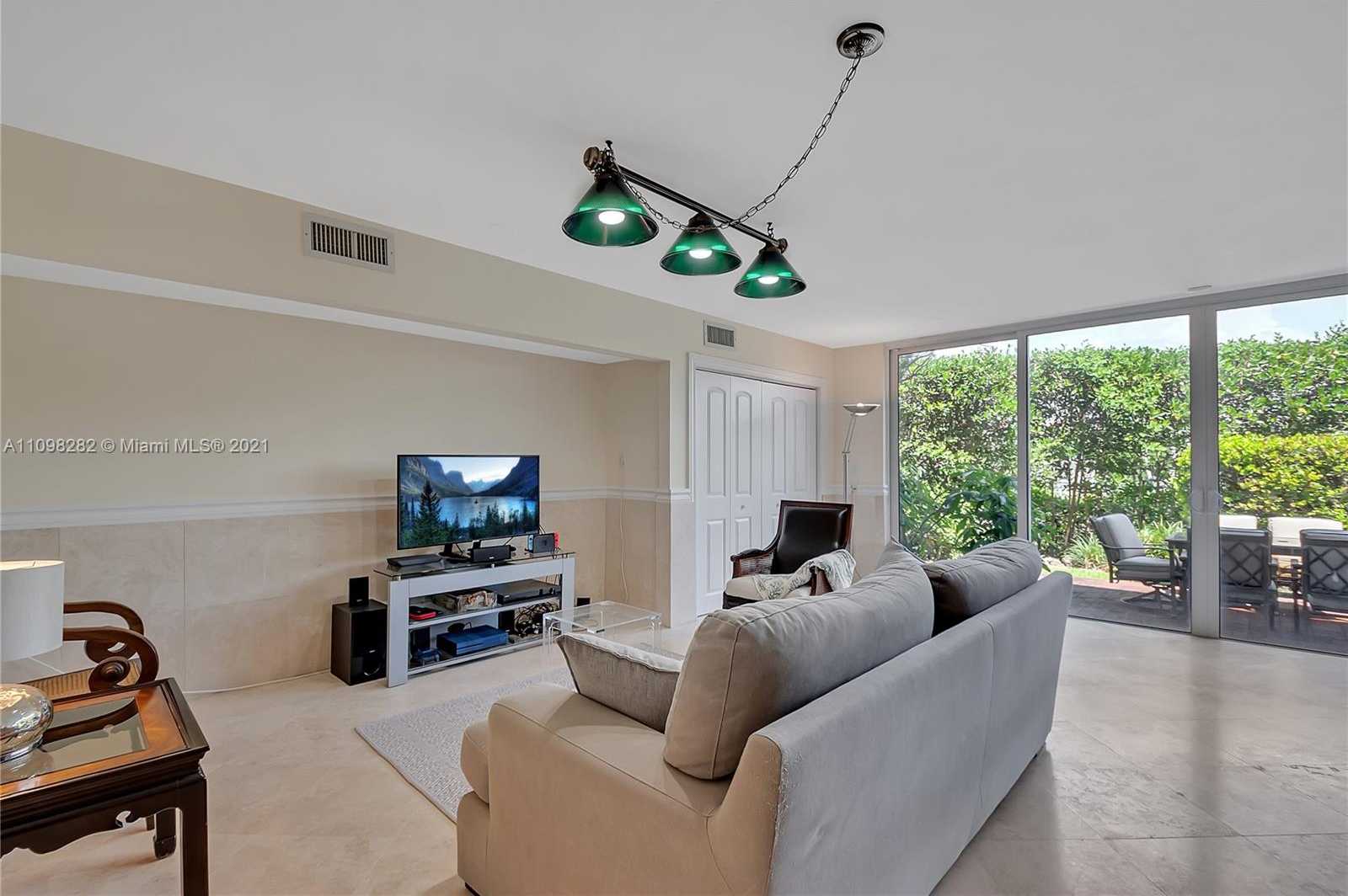 Small Image of 6022 PARADISE POINT DR, Palmetto Bay Number 16