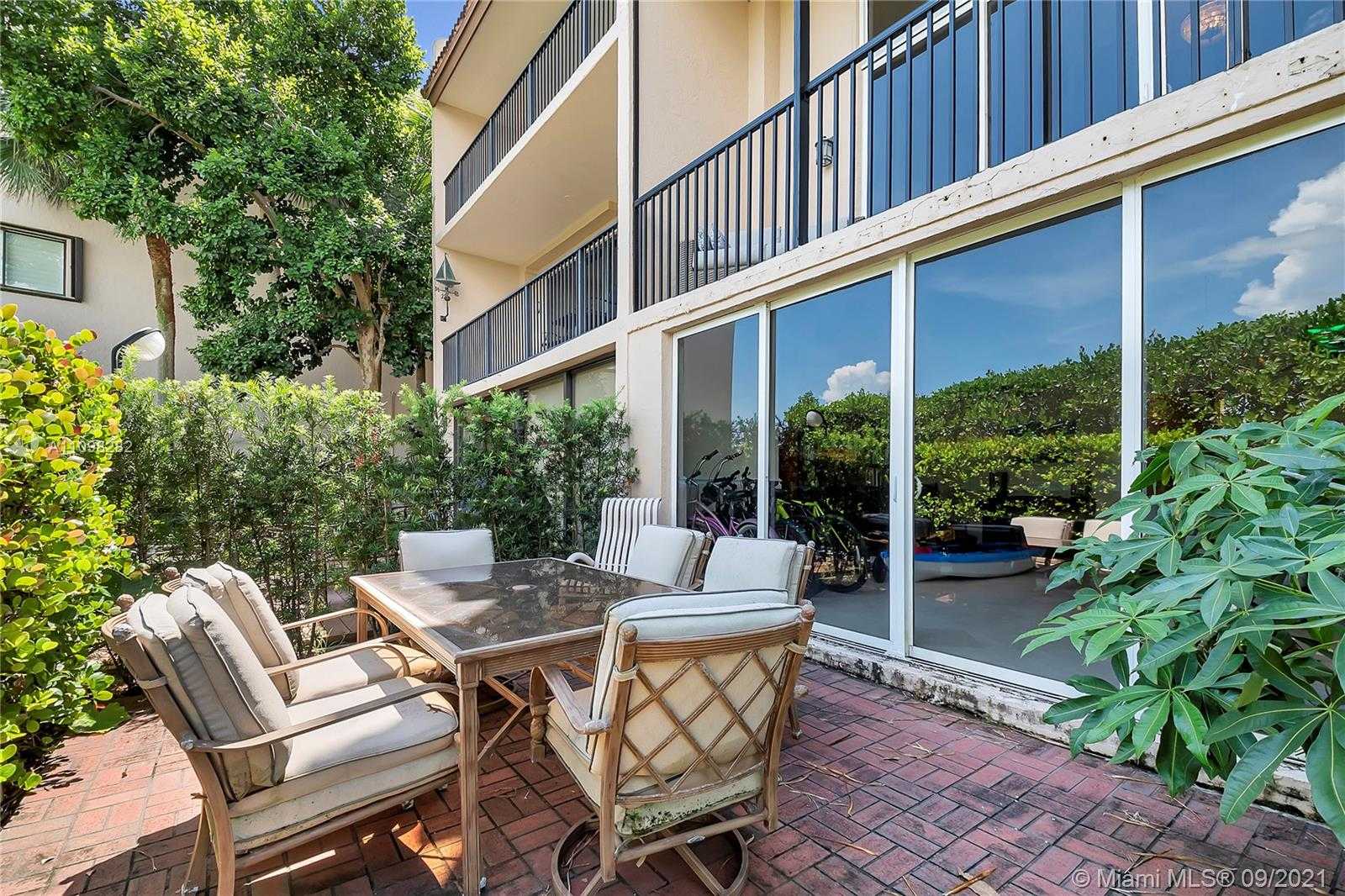 Small Image of 6022 PARADISE POINT DR, Palmetto Bay Number 18