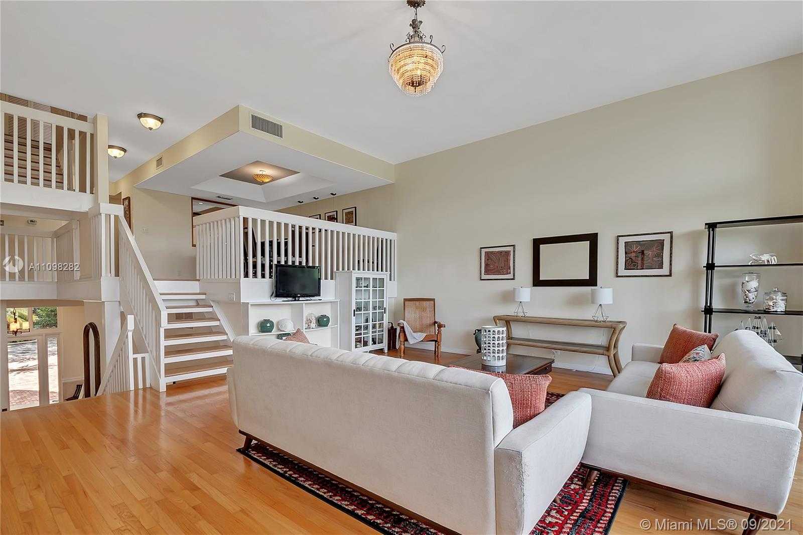 Small Image of 6022 PARADISE POINT DR, Palmetto Bay Number 19