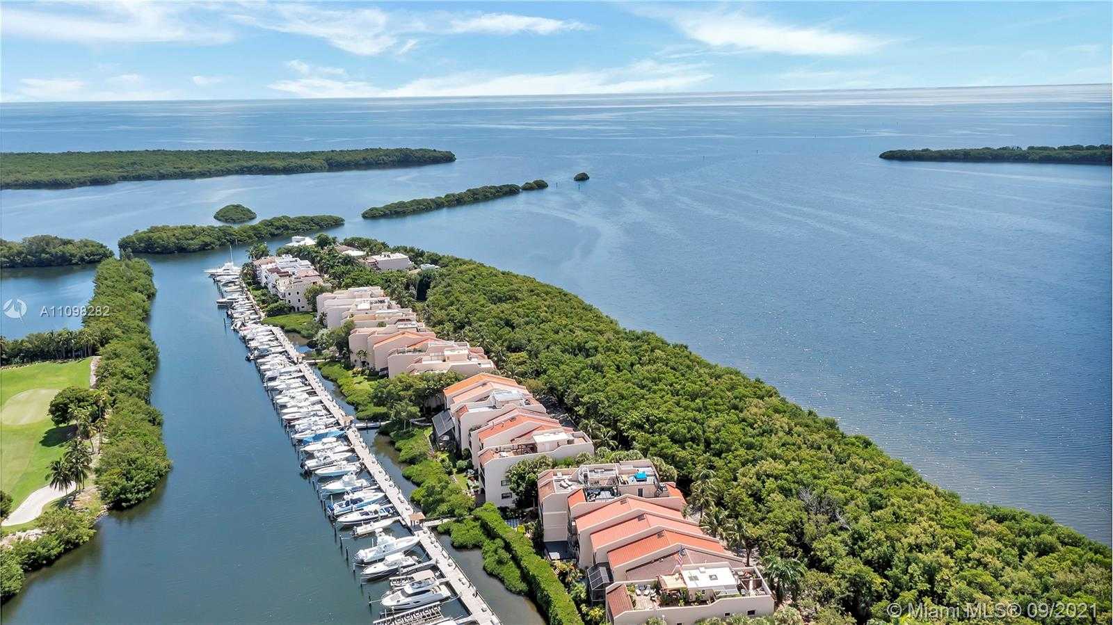 Small Image of 6022 PARADISE POINT DR, Palmetto Bay Number 2