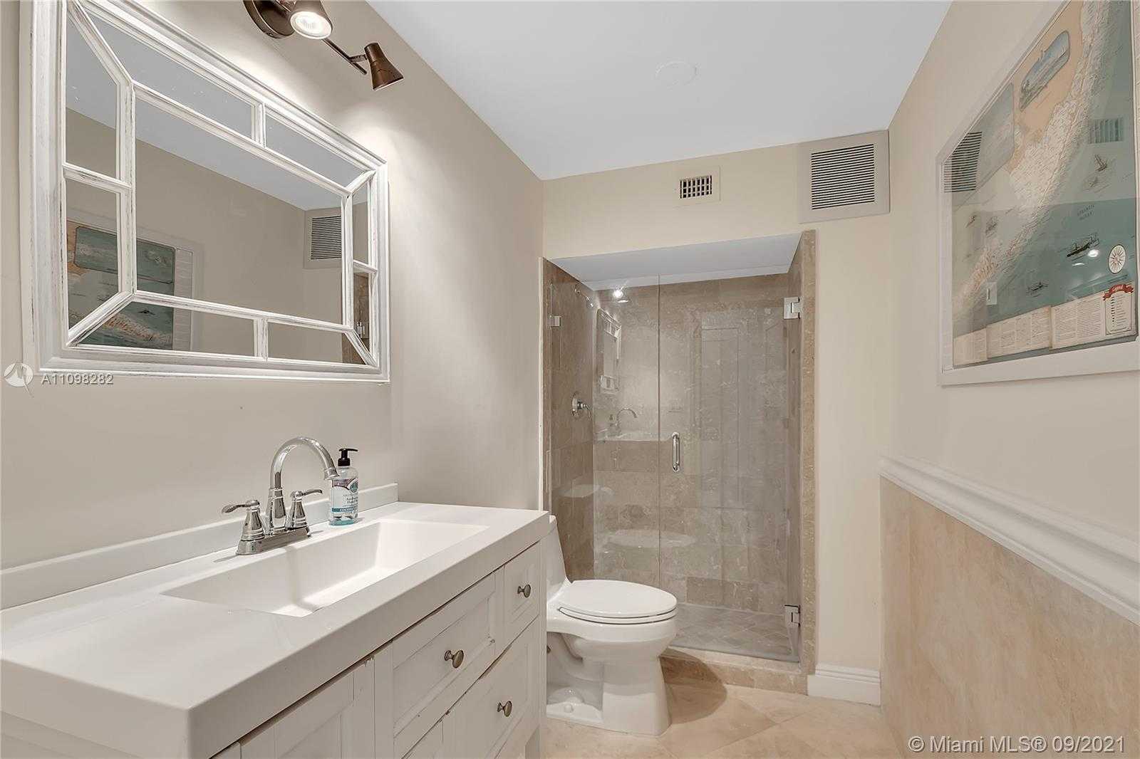 Small Image of 6022 PARADISE POINT DR, Palmetto Bay Number 26
