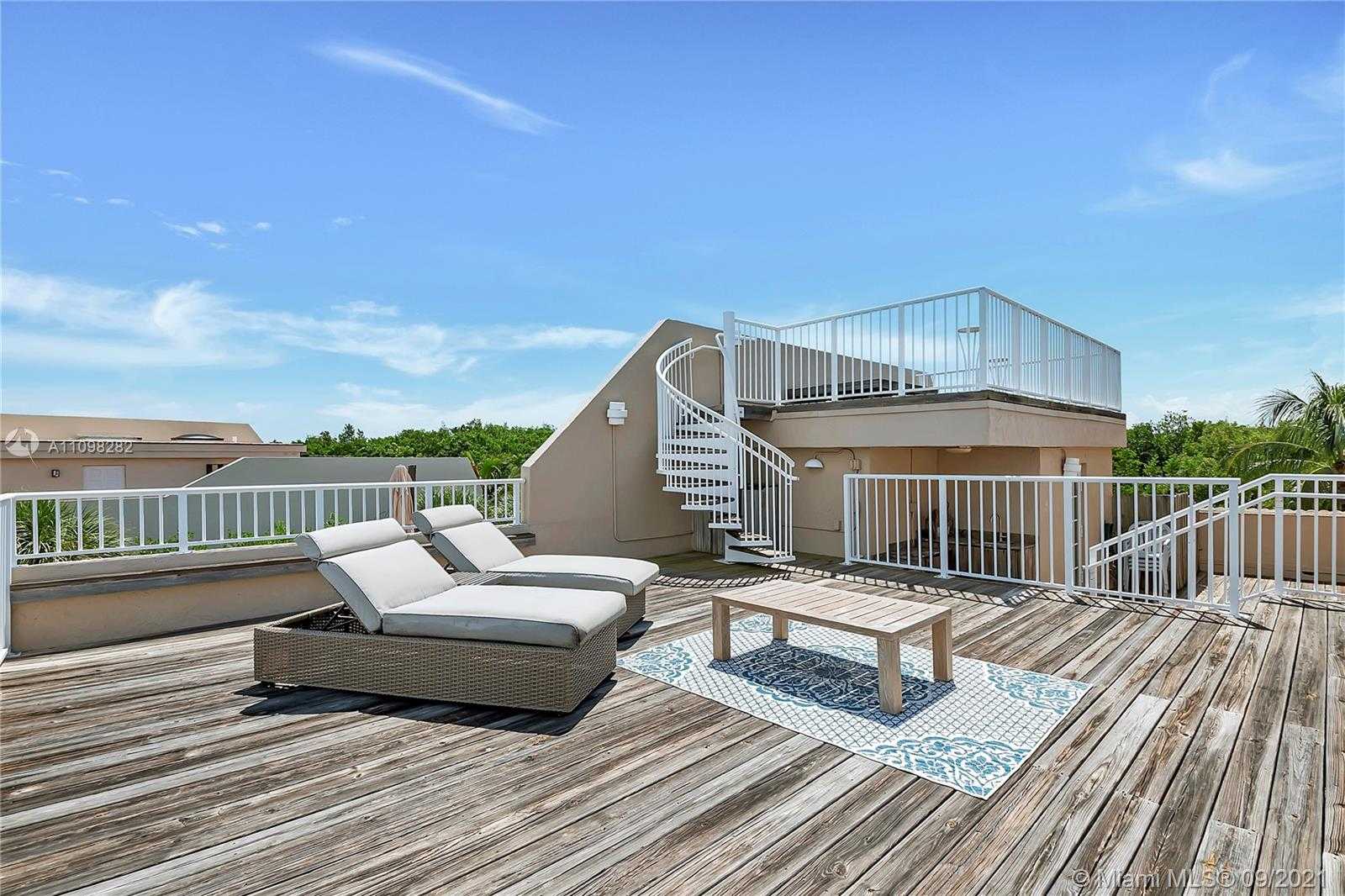 Small Image of 6022 PARADISE POINT DR, Palmetto Bay Number 35