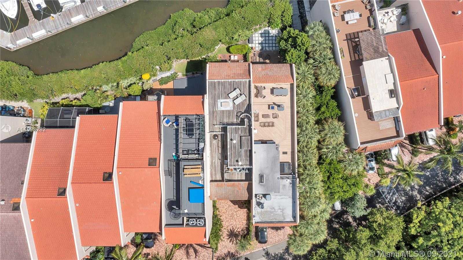 Small Image of 6022 PARADISE POINT DR, Palmetto Bay Number 37