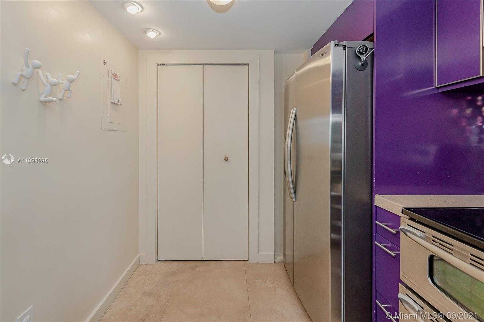 Small Image of 650 WEST AVE #2303, Miami Beach Number 15