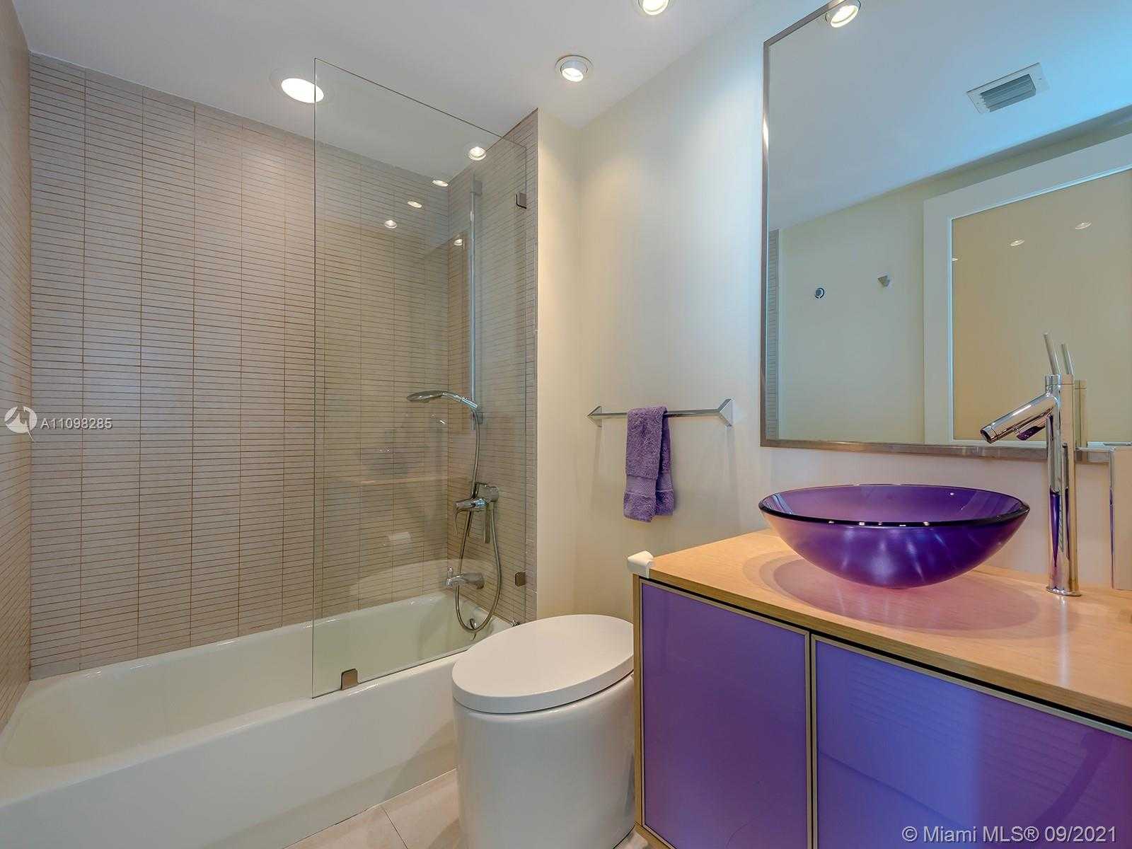 Small Image of 650 WEST AVE #2303, Miami Beach Number 16