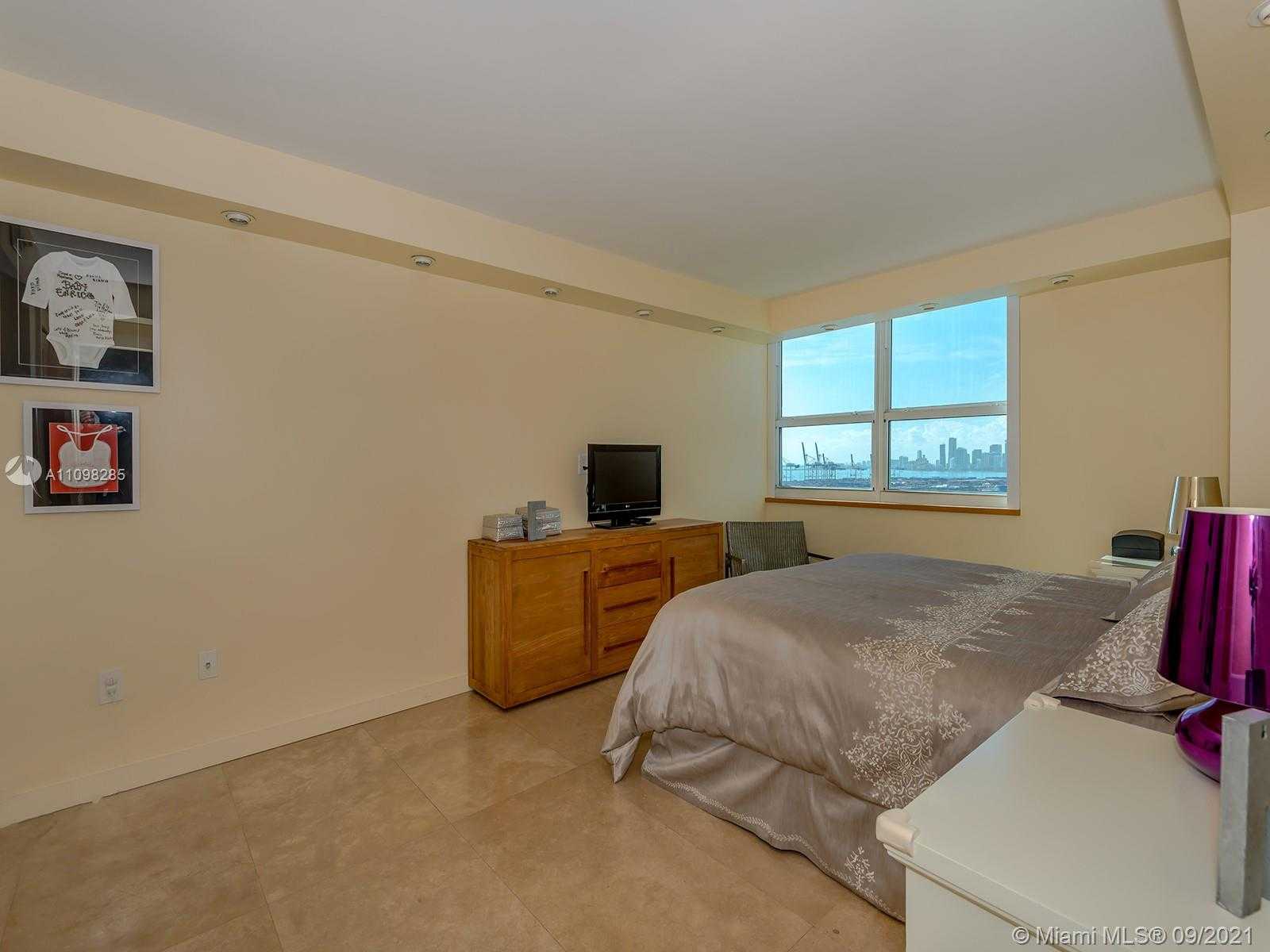 Small Image of 650 WEST AVE #2303, Miami Beach Number 19