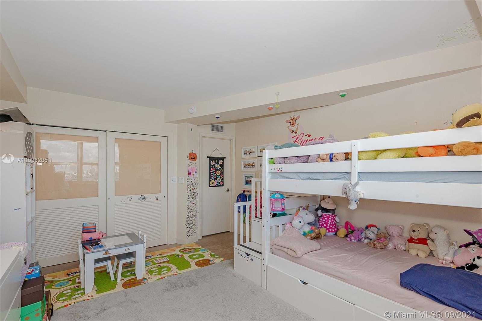 Small Image of 650 WEST AVE #2303, Miami Beach Number 24