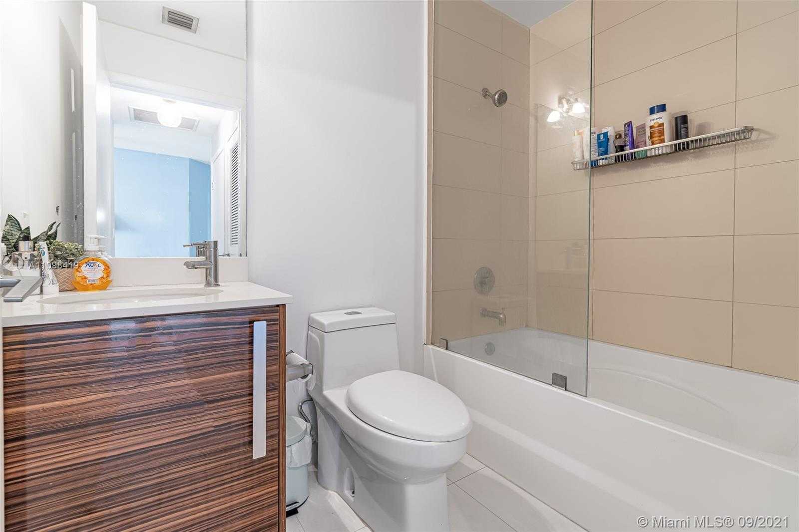 Small Image of 2020 NORTH BAYSHORE DR #2108, Miami Number 17