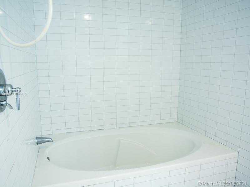 Small Image of 888 BISCAYNE BLVD #3605, Miami Number 14