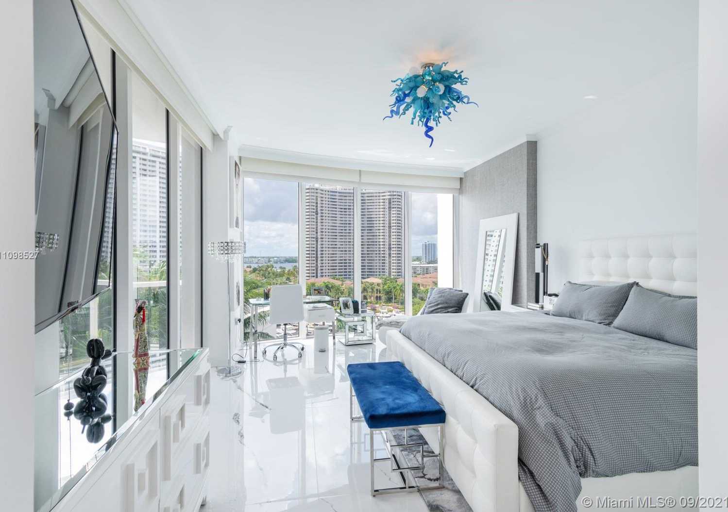 Small Image of 4100 ISLAND BLVD #801, Aventura Number 13