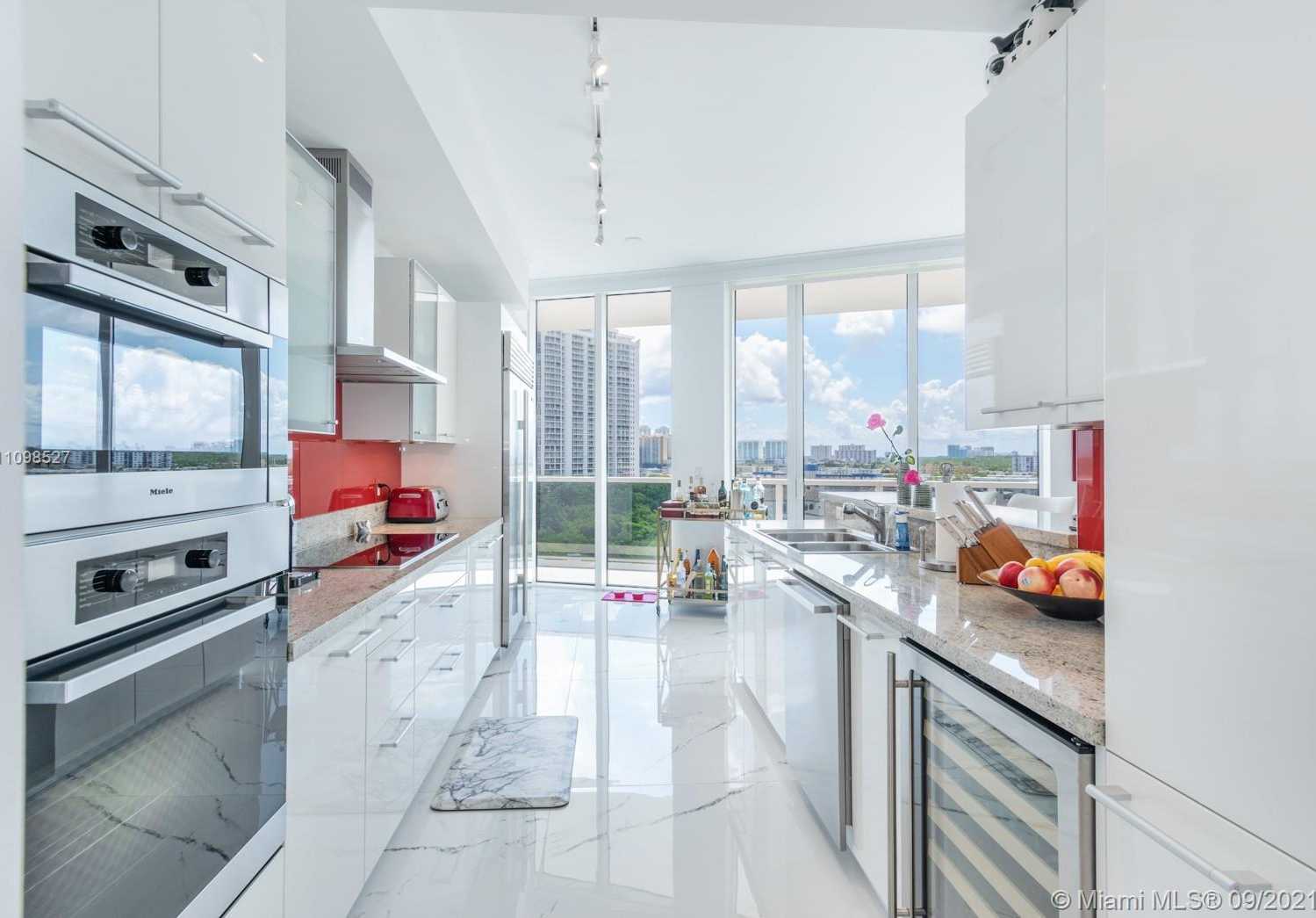 Small Image of 4100 ISLAND BLVD #801, Aventura Number 2