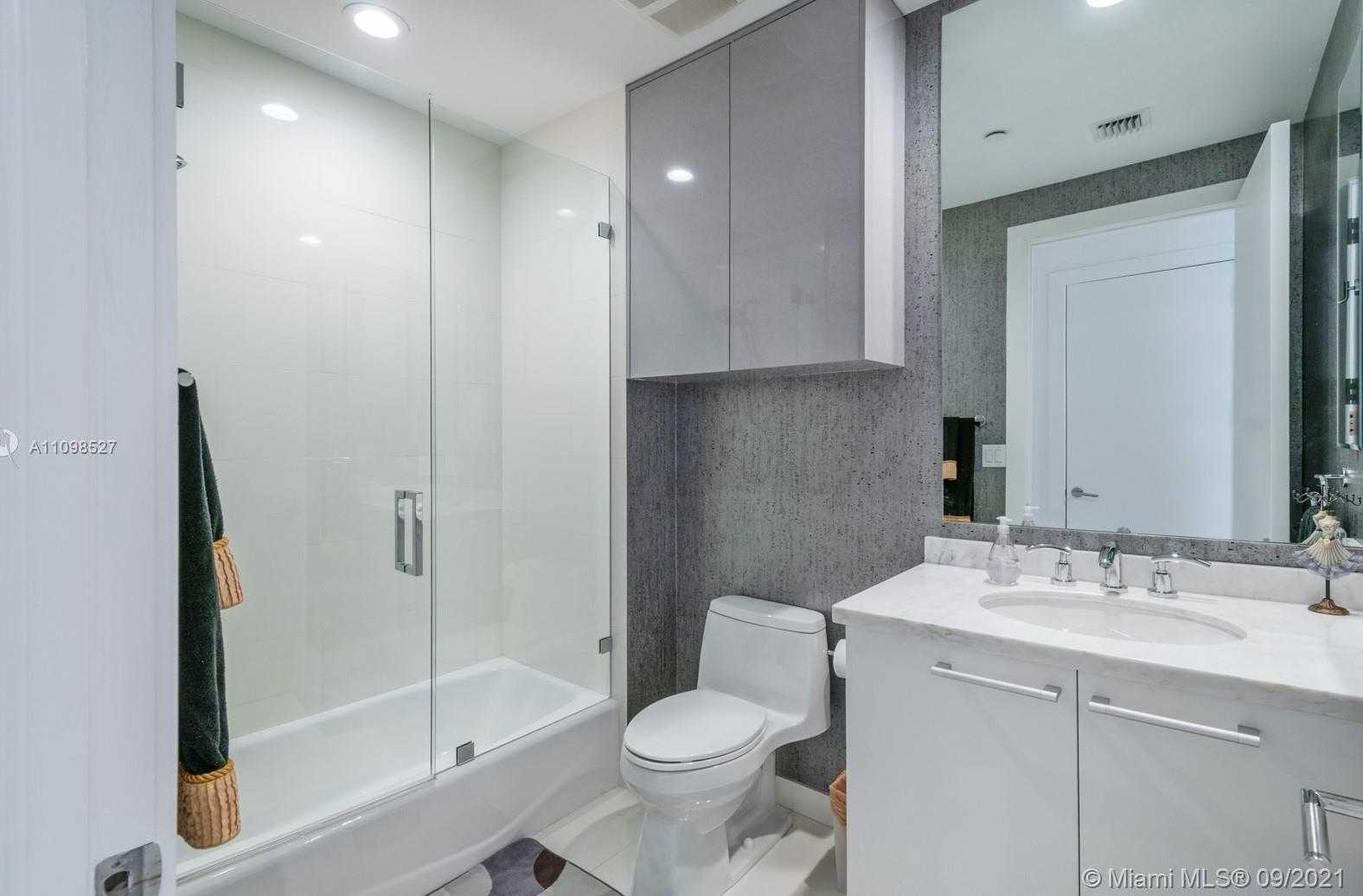 Small Image of 4100 ISLAND BLVD #801, Aventura Number 20