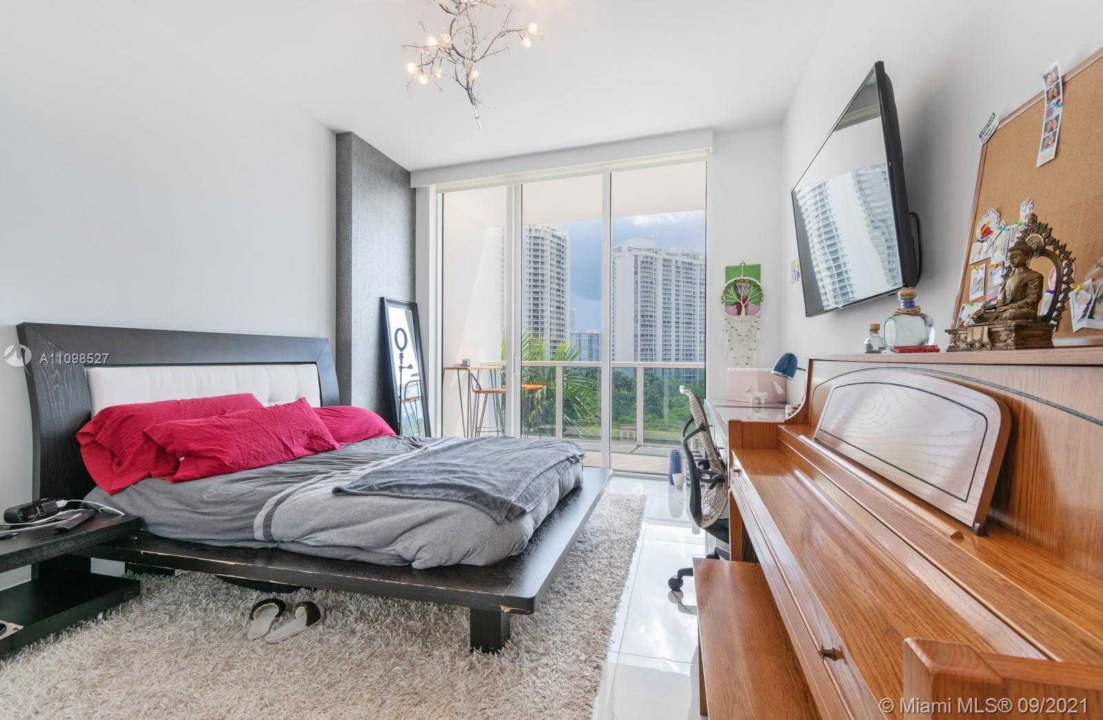 Small Image of 4100 ISLAND BLVD #801, Aventura Number 22