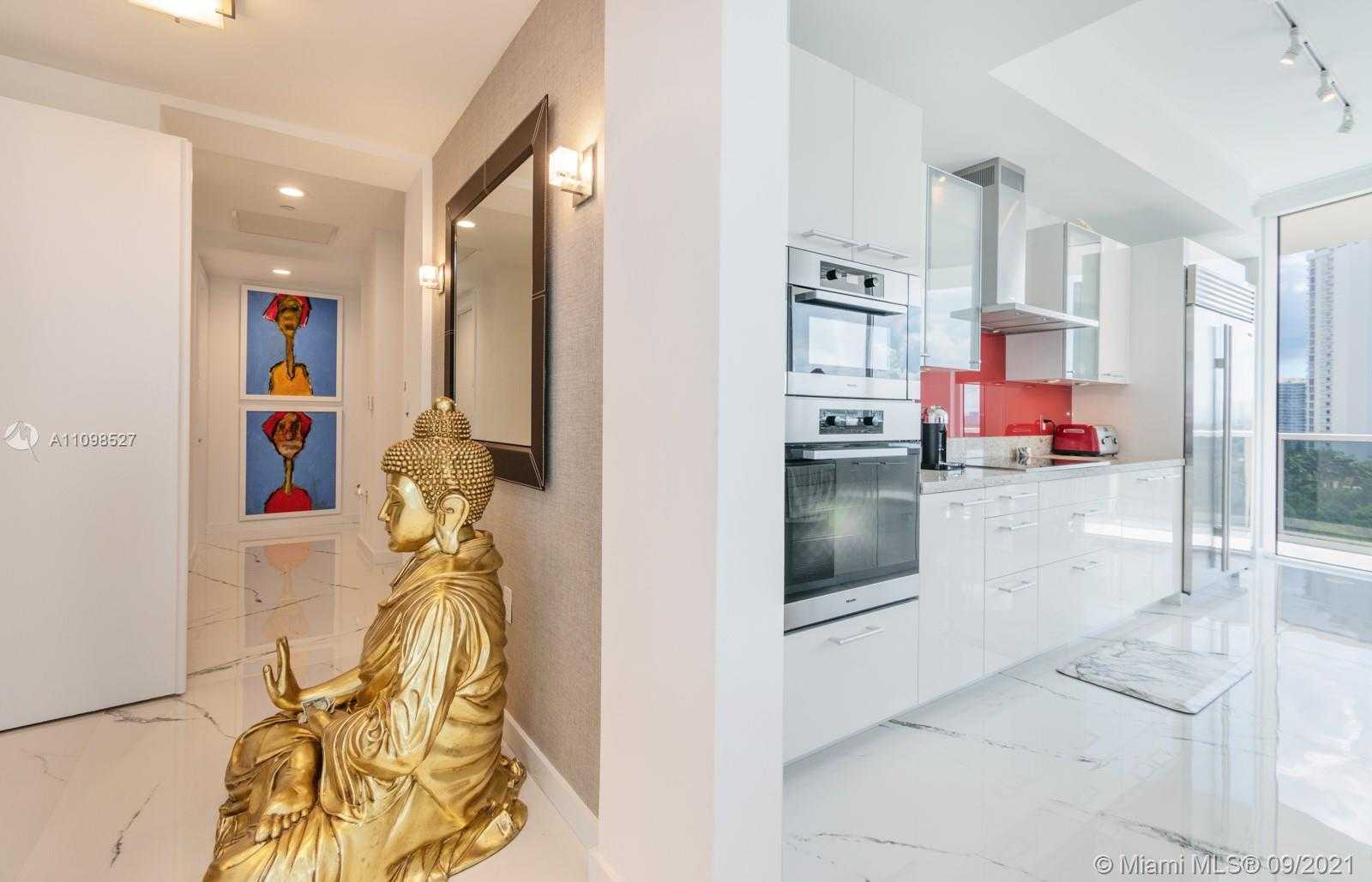 Small Image of 4100 ISLAND BLVD #801, Aventura Number 3