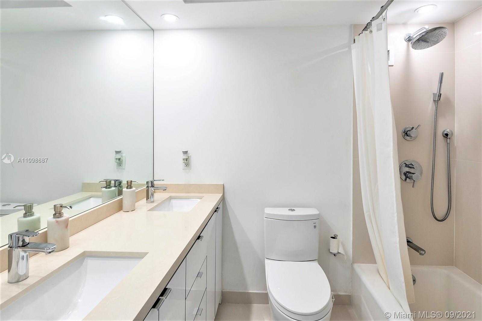 Small Image of 1000 WEST AVE #1508, Miami Beach Number 23