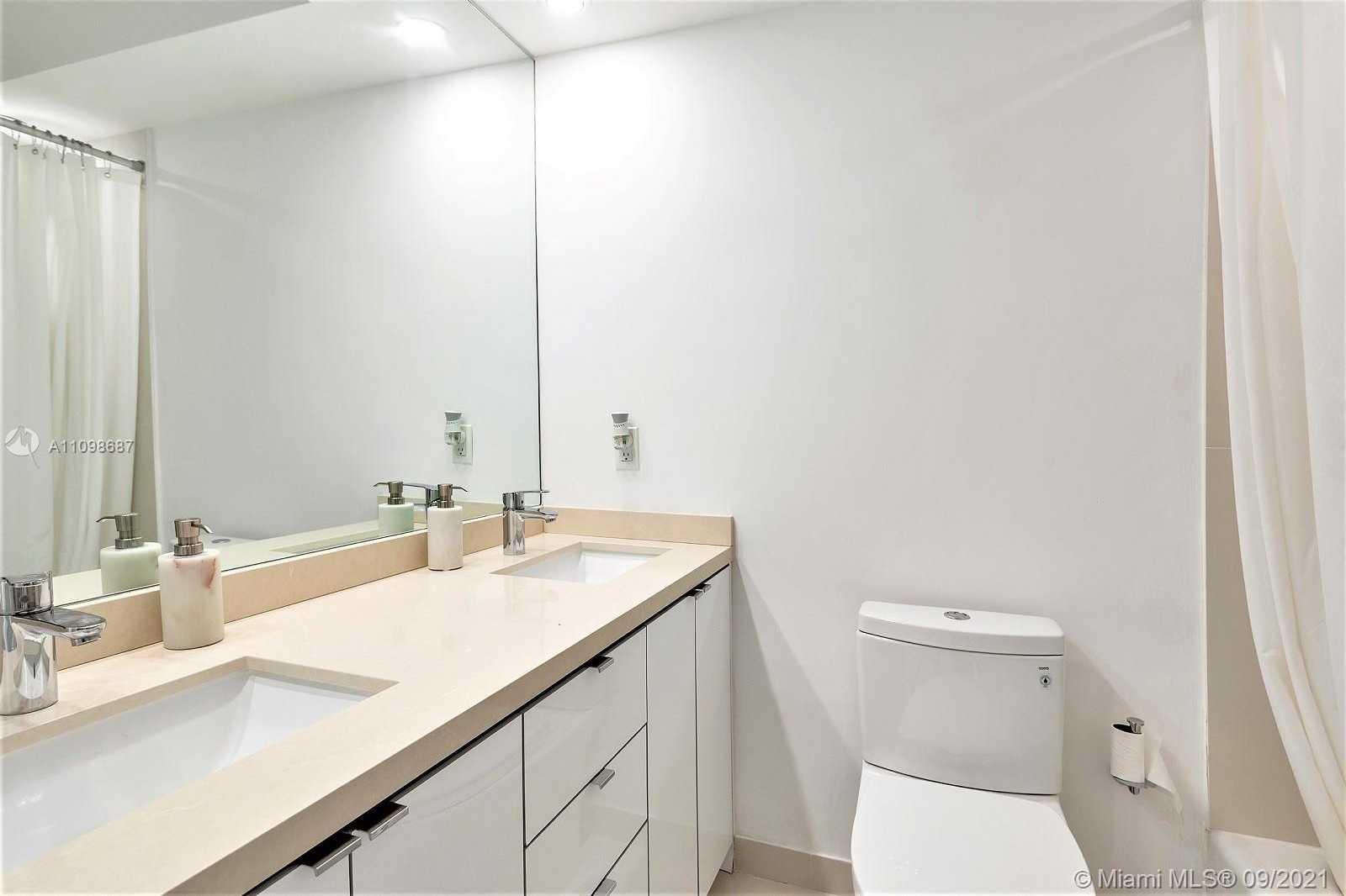 Small Image of 1000 WEST AVE #1508, Miami Beach Number 24