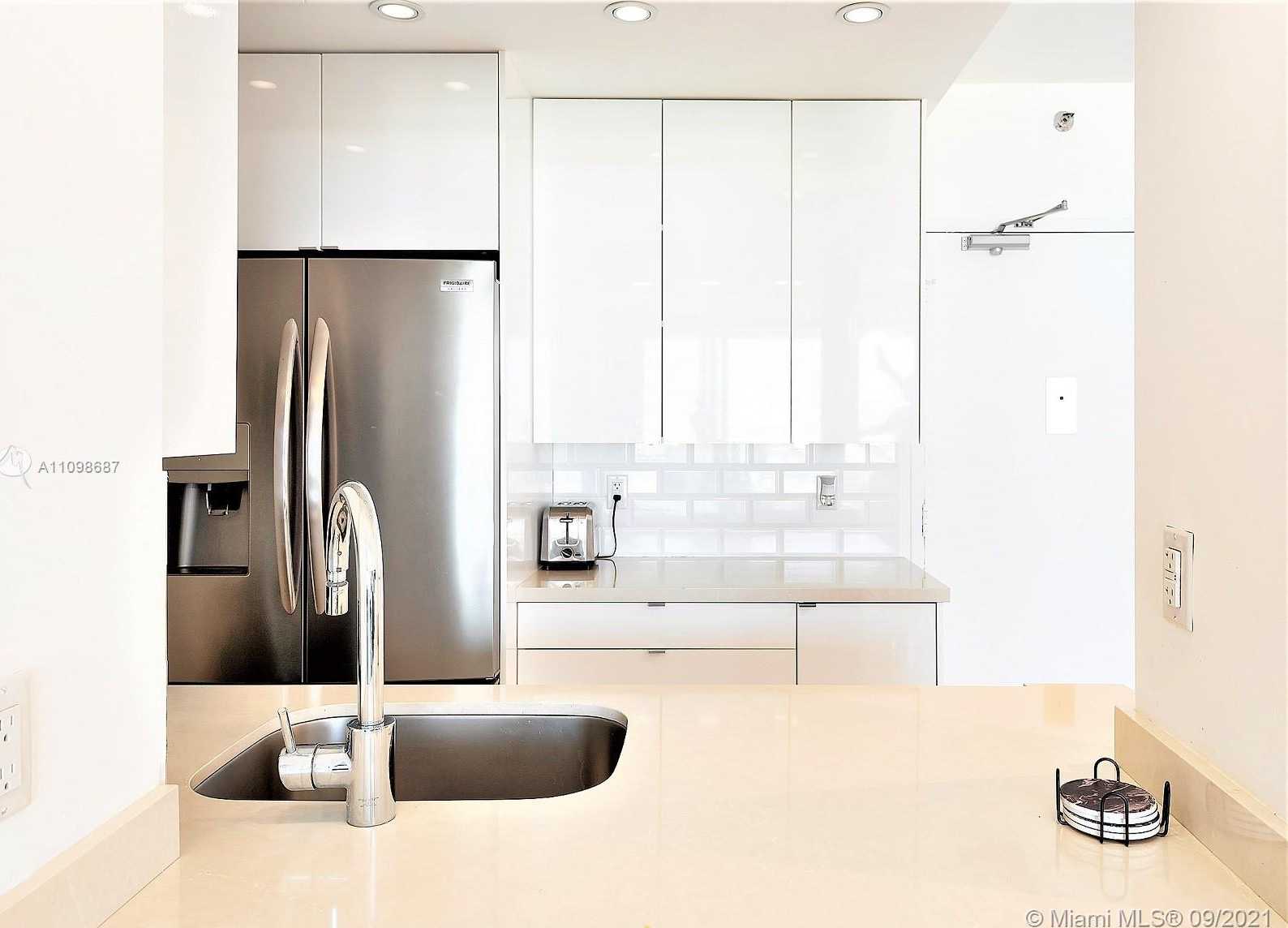 Small Image of 1000 WEST AVE #1508, Miami Beach Number 6