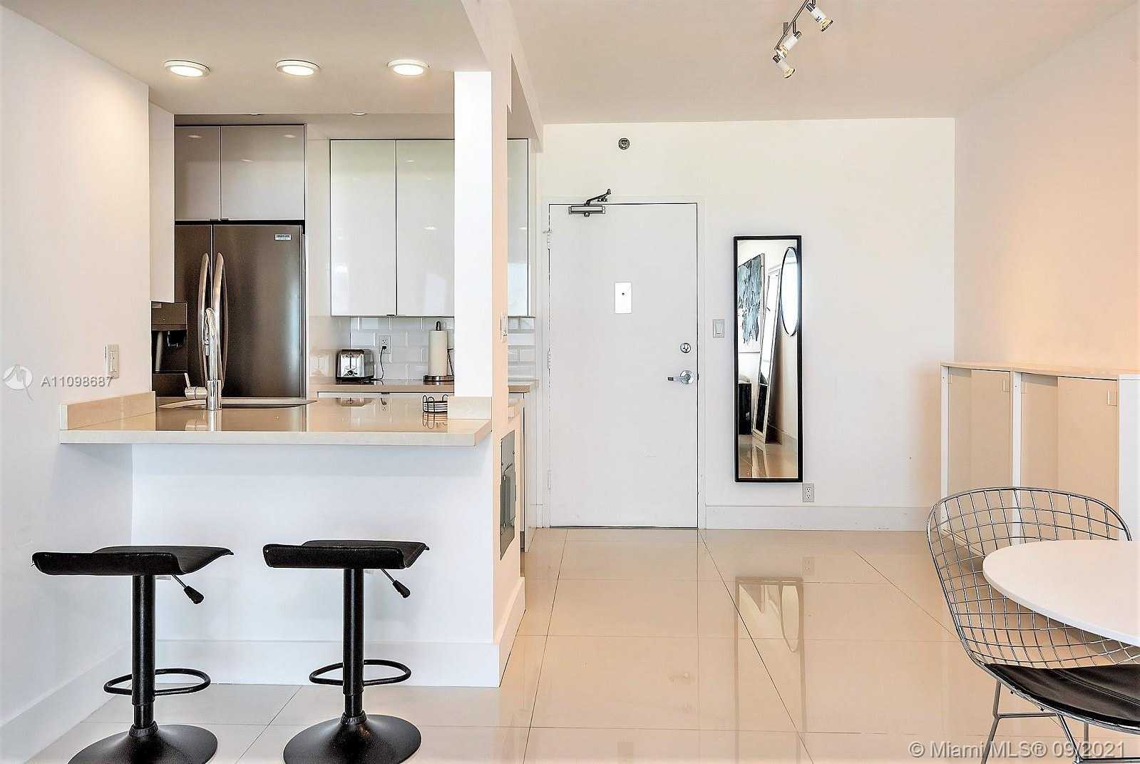 Small Image of 1000 WEST AVE #1508, Miami Beach Number 9