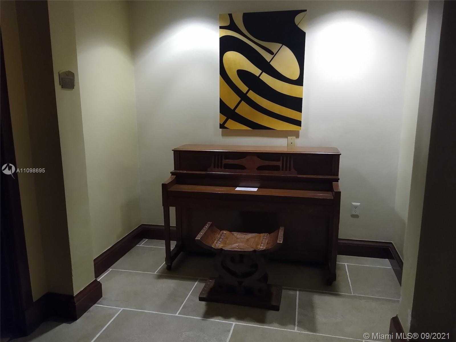 Small Image of 2951 SOUTH BAYSHORE DR #807, Miami Number 15