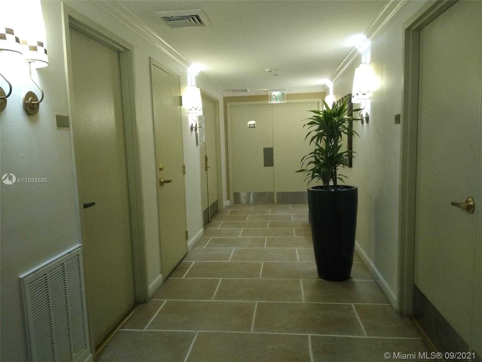 Small Image of 2951 SOUTH BAYSHORE DR #807, Miami Number 23