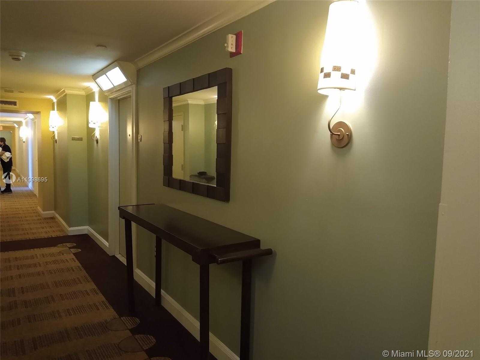 Small Image of 2951 SOUTH BAYSHORE DR #807, Miami Number 25