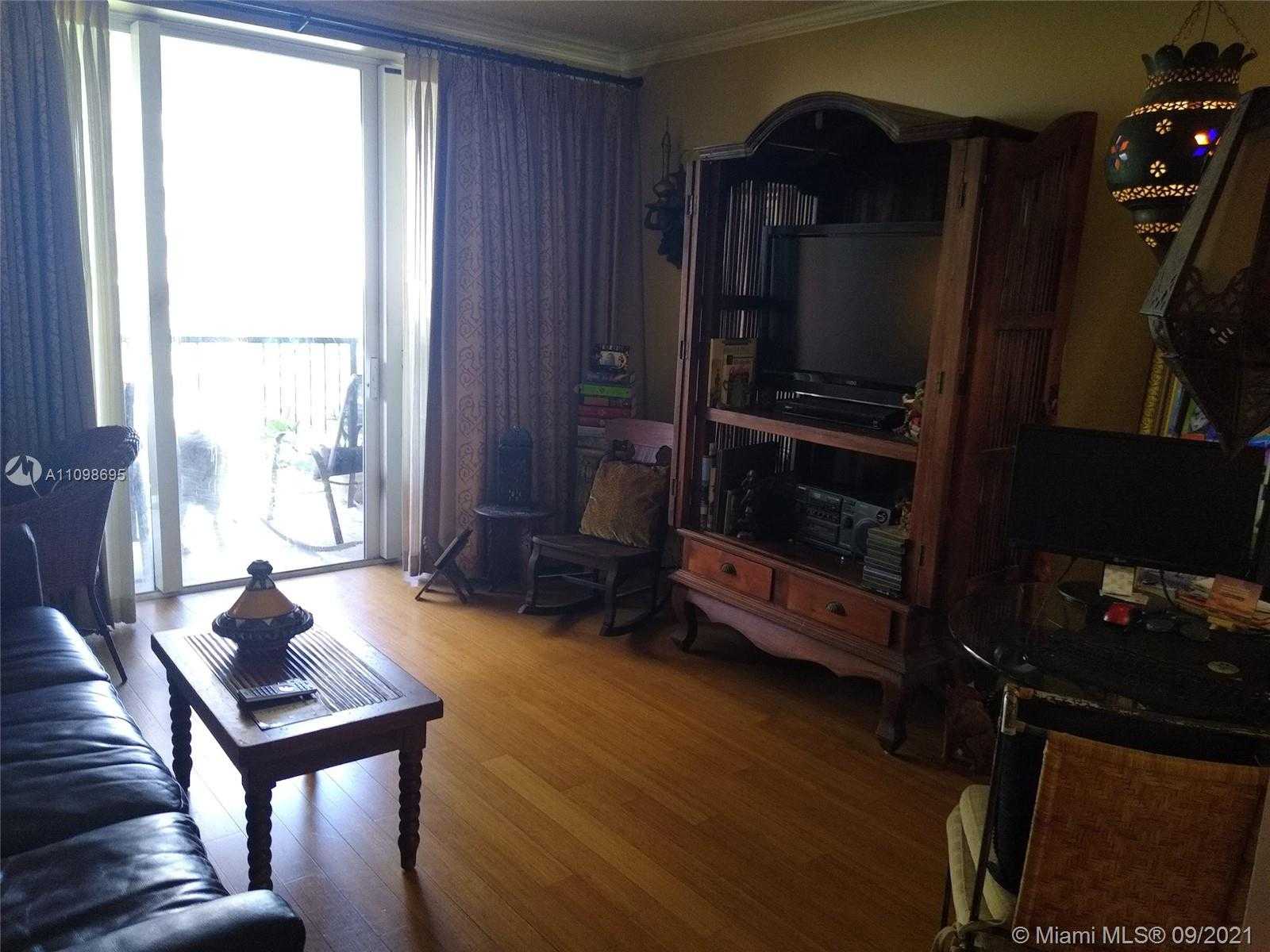 Small Image of 2951 SOUTH BAYSHORE DR #807, Miami Number 34