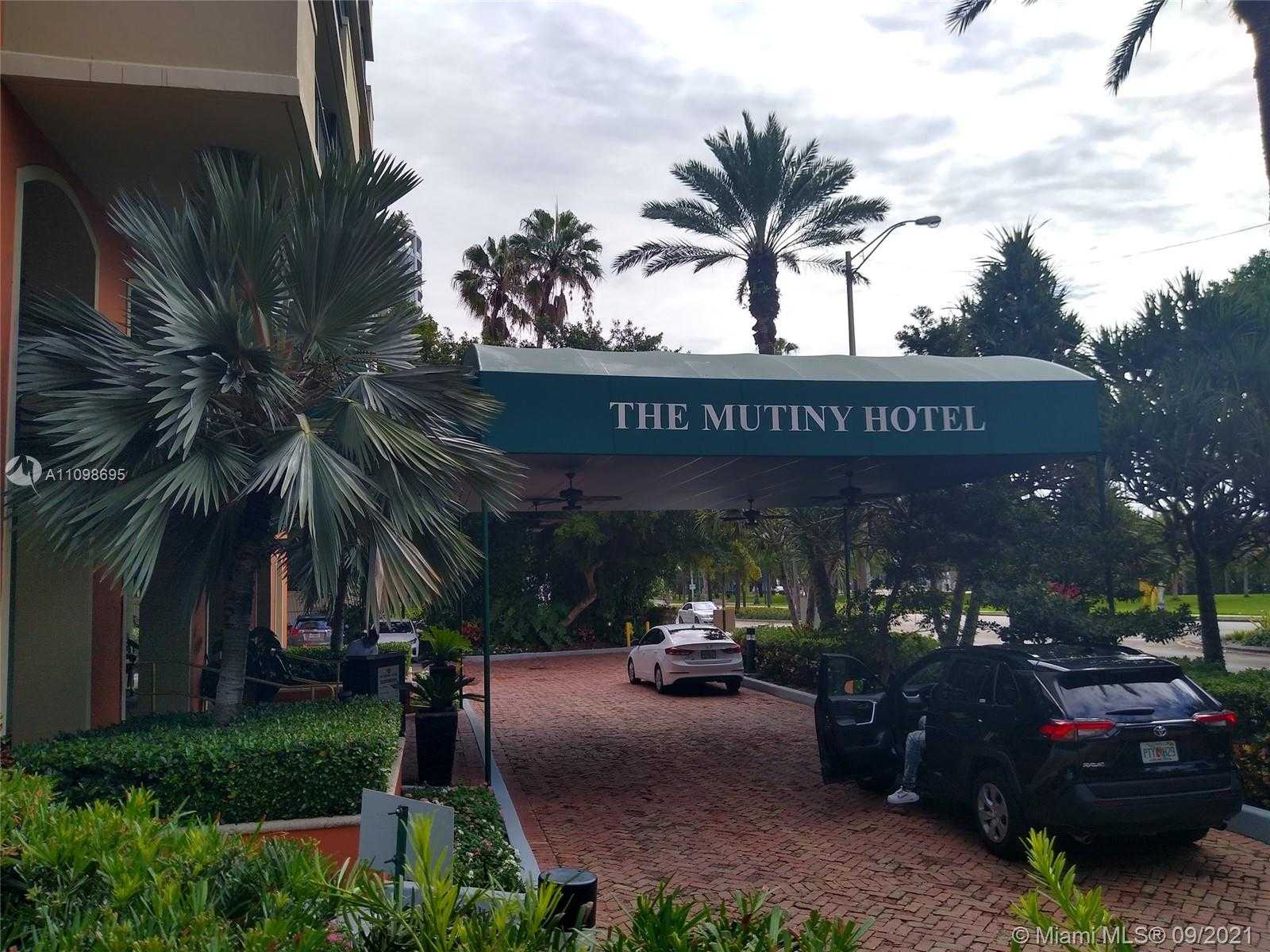 Small Image of 2951 SOUTH BAYSHORE DR #807, Miami Number 4